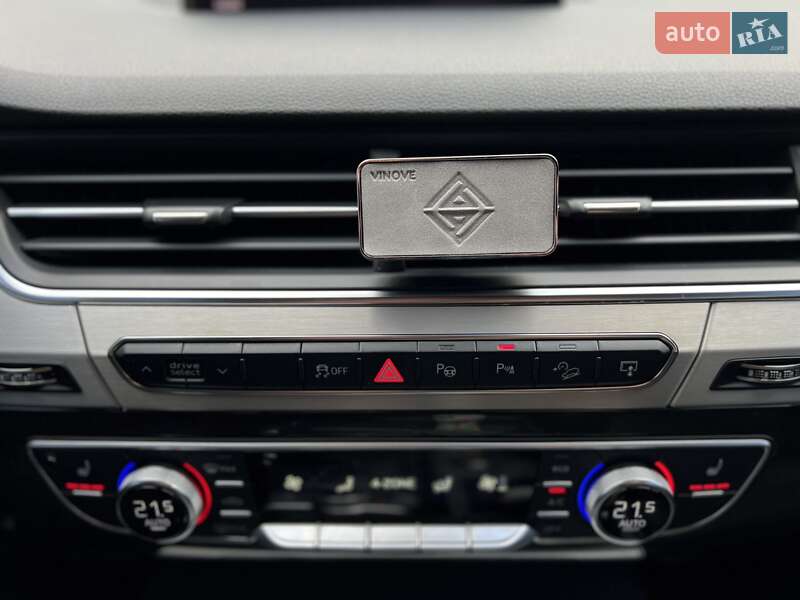 Позашляховик / Кросовер Audi Q7 2015 в Ужгороді