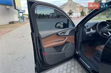 Внедорожник / Кроссовер Audi Q7 2016 в 