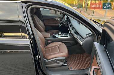 Внедорожник / Кроссовер Audi Q7 2016 в 