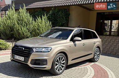 Внедорожник / Кроссовер Audi Q7 2018 в 