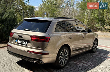 Внедорожник / Кроссовер Audi Q7 2018 в 