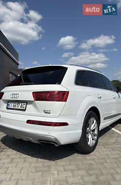 Внедорожник / Кроссовер Audi Q7 2016 в 