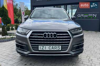 Внедорожник / Кроссовер Audi Q7 2017 в 
