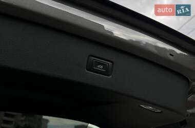 Внедорожник / Кроссовер Audi Q7 2017 в 