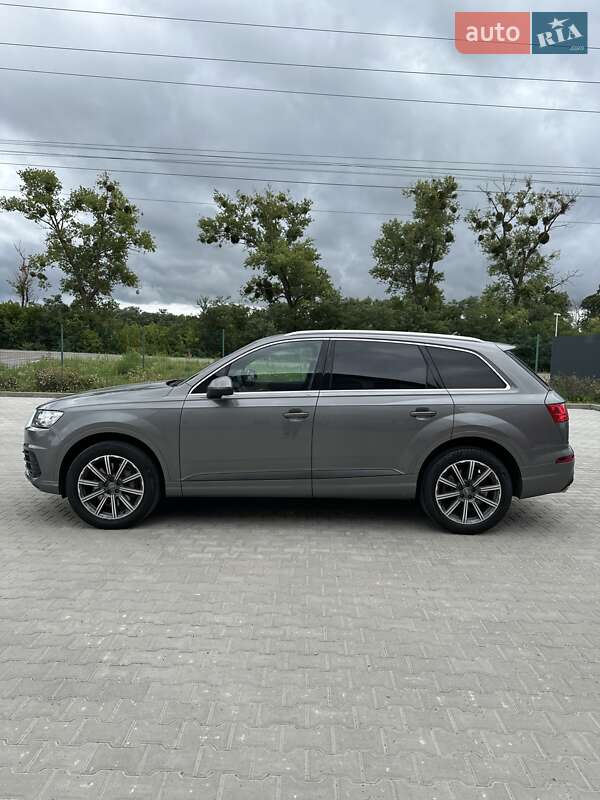 Внедорожник / Кроссовер Audi Q7 2016 в Белогородке