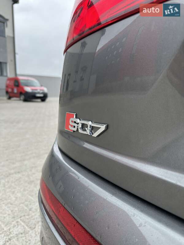 Внедорожник / Кроссовер Audi Q7 2016 в Белогородке