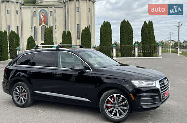Позашляховик / Кросовер Audi Q7 2017 в 