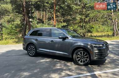 Внедорожник / Кроссовер Audi Q7 2016 в 