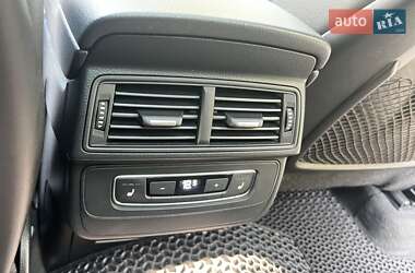Внедорожник / Кроссовер Audi Q7 2016 в 
