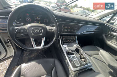 Позашляховик / Кросовер Audi Q7 2019 в 