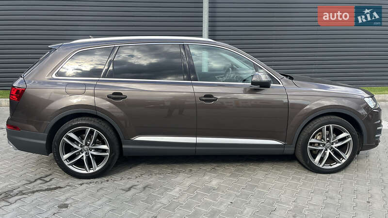 Позашляховик / Кросовер Audi Q7 2015 в Черкасах