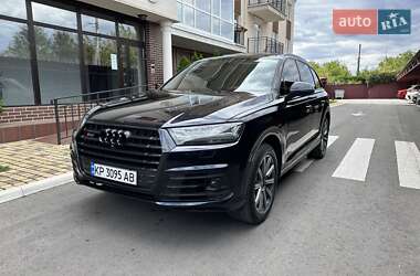 Внедорожник / Кроссовер Audi Q7 2016 в 