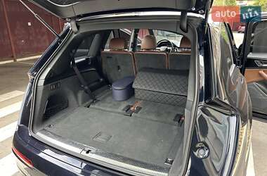 Внедорожник / Кроссовер Audi Q7 2016 в 
