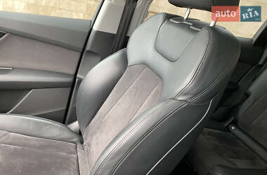 Внедорожник / Кроссовер Audi Q7 2016 в 