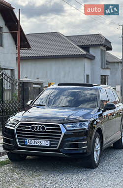 Позашляховик / Кросовер Audi Q7 2016 в 