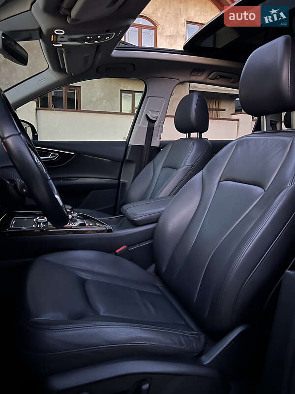 Позашляховик / Кросовер Audi Q7 2016 в Виноградові