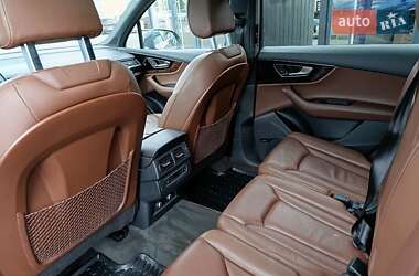 Внедорожник / Кроссовер Audi Q7 2018 в 