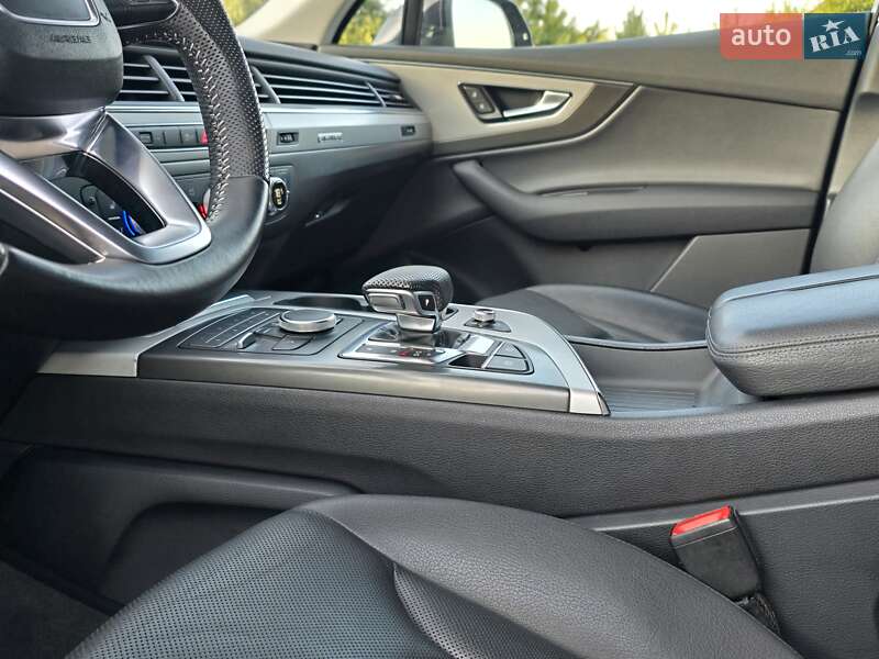 Позашляховик / Кросовер Audi Q7 2016 в Хмельницькому