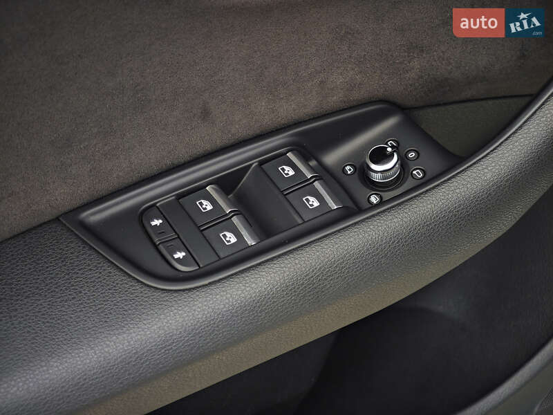 Позашляховик / Кросовер Audi Q7 2016 в Дубні