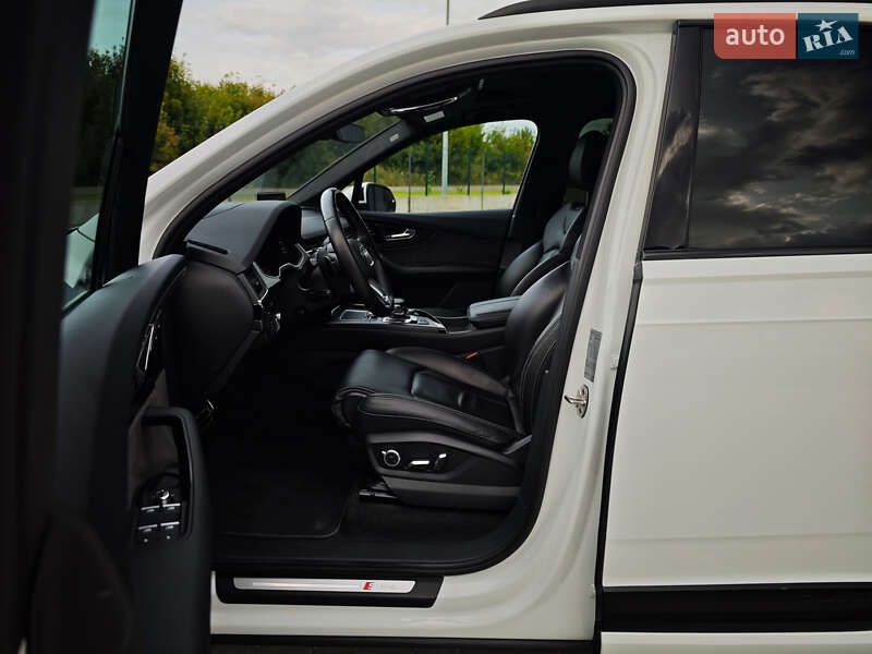 Позашляховик / Кросовер Audi Q7 2016 в Дубні