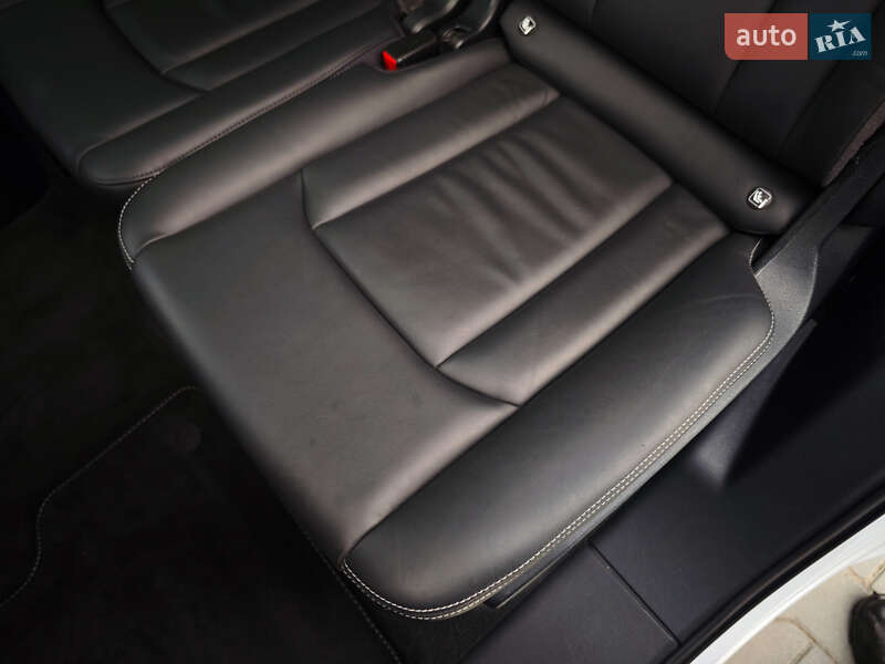 Позашляховик / Кросовер Audi Q7 2016 в Дубні