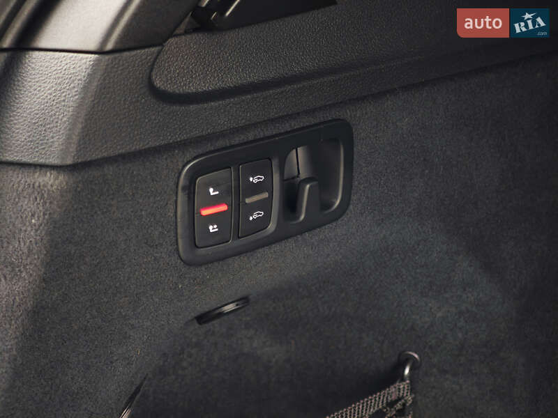 Позашляховик / Кросовер Audi Q7 2016 в Дубні