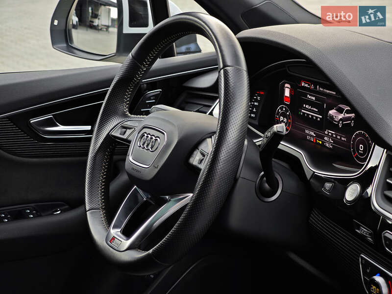 Позашляховик / Кросовер Audi Q7 2016 в Дубні