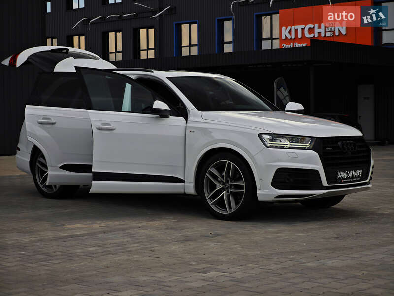 Позашляховик / Кросовер Audi Q7 2016 в Дубні