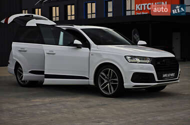 Внедорожник / Кроссовер Audi Q7 2016 в 
