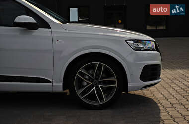 Внедорожник / Кроссовер Audi Q7 2016 в 
