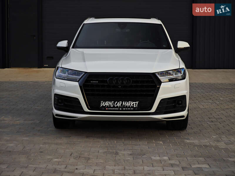Позашляховик / Кросовер Audi Q7 2016 в Дубні