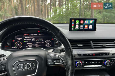 Внедорожник / Кроссовер Audi Q7 2016 в 
