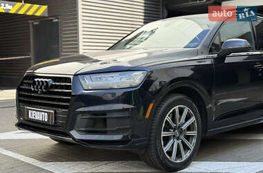 Внедорожник / Кроссовер Audi Q7 2016 в 