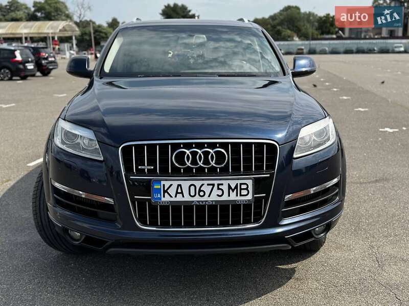 Внедорожник / Кроссовер Audi Q7 2013 в 