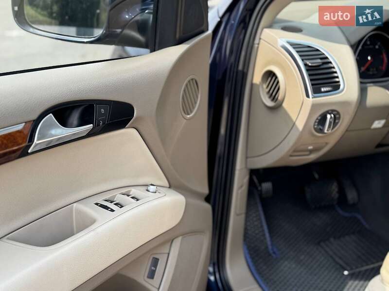 Позашляховик / Кросовер Audi Q7 2013 в Києві