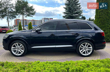 Внедорожник / Кроссовер Audi Q7 2017 в 