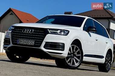 Внедорожник / Кроссовер Audi Q7 2017 в 