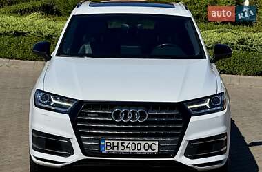 Внедорожник / Кроссовер Audi Q7 2017 в 