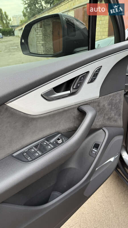 Позашляховик / Кросовер Audi Q7 2020 в Києві