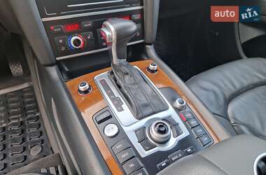 Внедорожник / Кроссовер Audi Q7 2015 в 