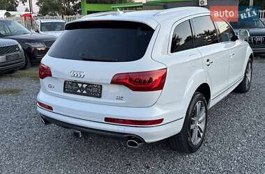 Позашляховик / Кросовер Audi Q7 2015 в 
