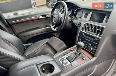 Внедорожник / Кроссовер Audi Q7 2010 в 