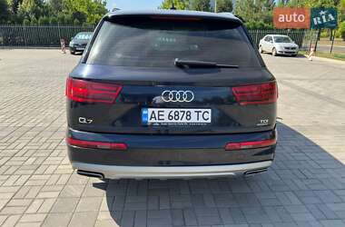 Позашляховик / Кросовер Audi Q7 2016 в 