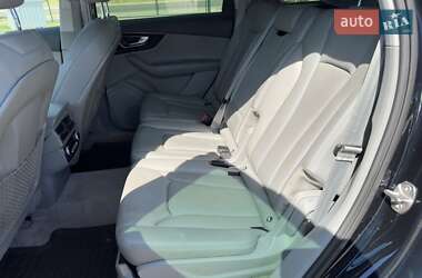 Позашляховик / Кросовер Audi Q7 2016 в 