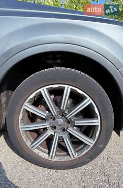 Внедорожник / Кроссовер Audi Q7 2015 в 