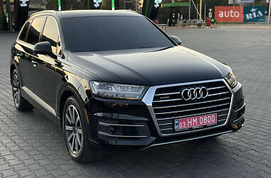 Внедорожник / Кроссовер Audi Q7 2017 в 