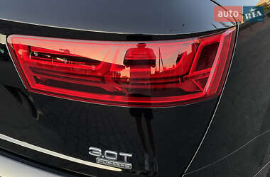 Внедорожник / Кроссовер Audi Q7 2017 в 