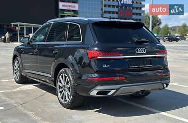 Внедорожник / Кроссовер Audi Q7 2019 в 
