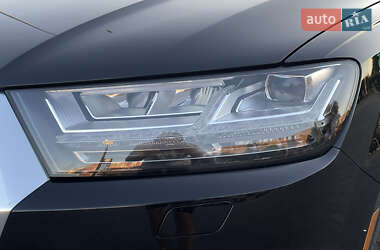 Внедорожник / Кроссовер Audi Q7 2017 в 