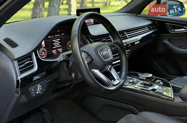 Позашляховик / Кросовер Audi Q7 2015 в 